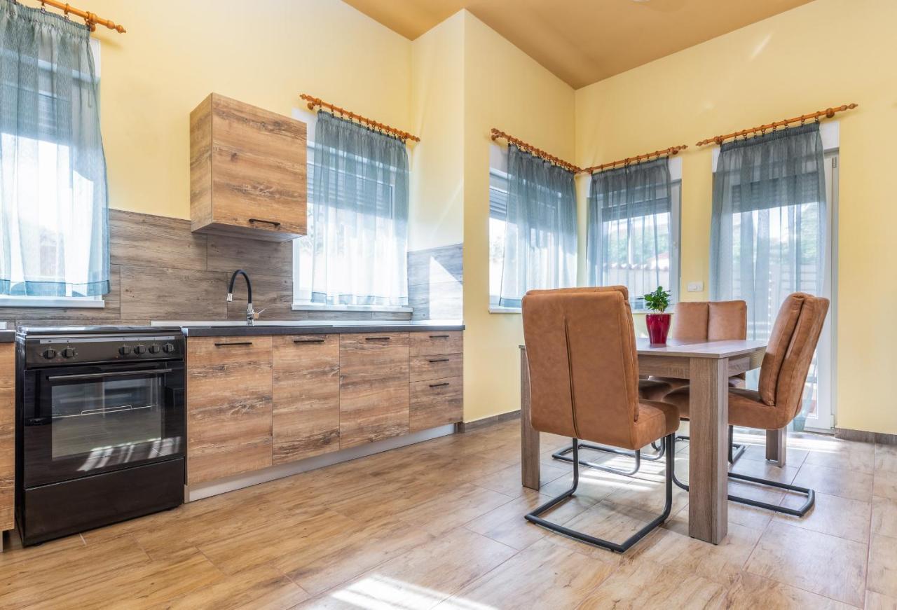 Apartmani Monte Пула Экстерьер фото
